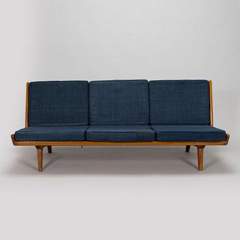 Carl Gustaf Hiort af Ornäs, a mid-20th century 'Studio' sofa for Puunveisto Oy - Träsnideri Ab.