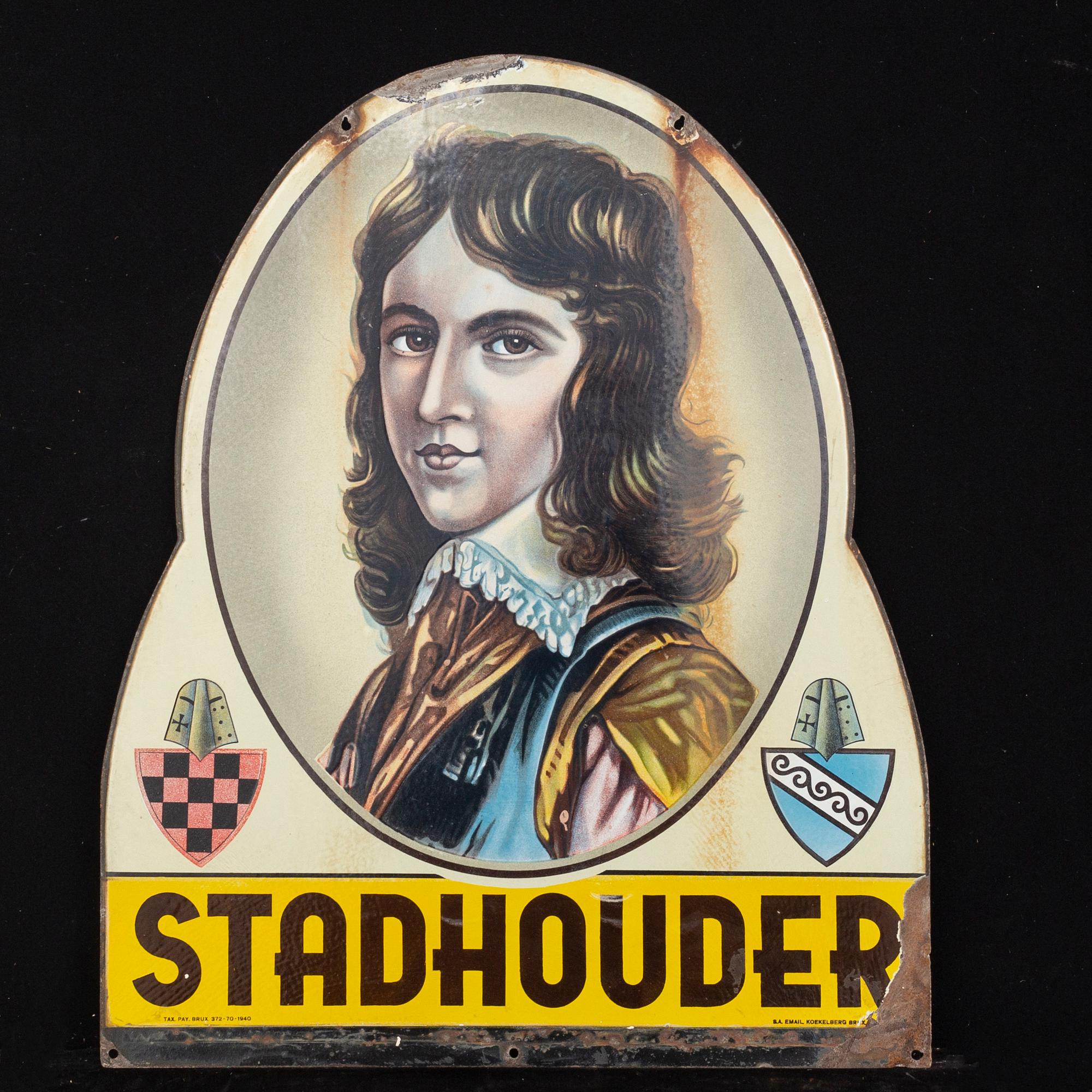REKLAMSKYLT, dubbelsidig "Stadhuder" 1900-talets mitt.