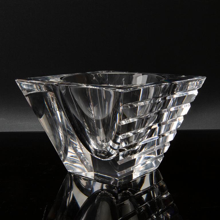 JAN JOHANSSON, two signed  Orrefors glass bowls. Models. 21th century.