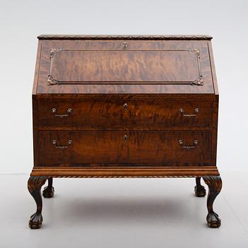 SEKRETÄR, Chippendalesti, 1900-talets första hälft.