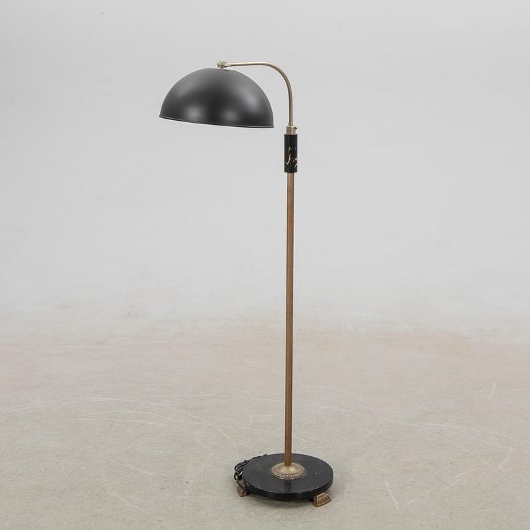 Golvlampa, 1900-talets mitt.