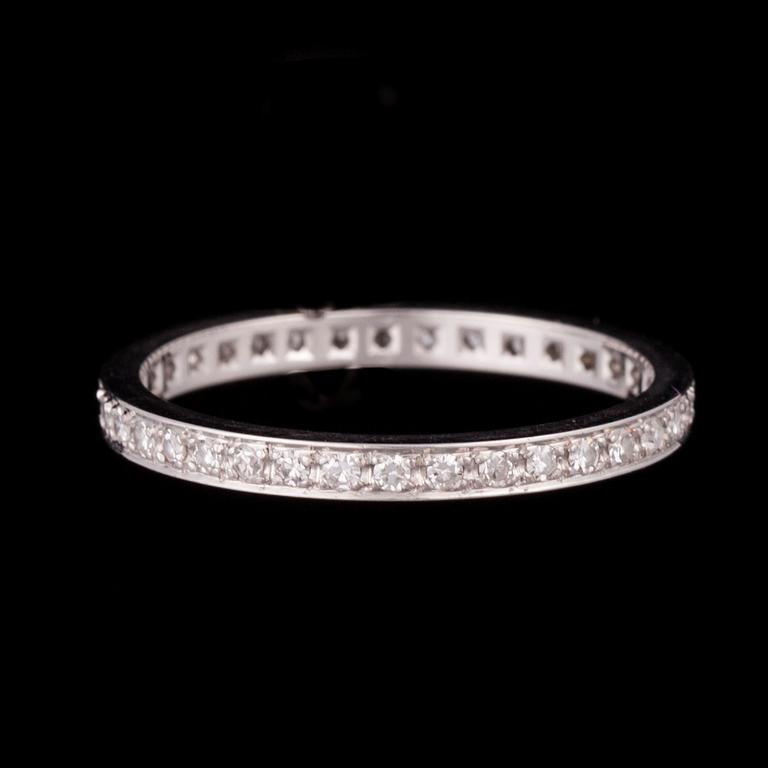 ALLIANSRING, 18K vitguld, 8/8-slipade diamanter. Vikt ca 2,2 g.