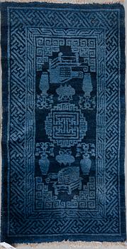 MATTA, Baotou Kina. Semiantik. Ca 127x67 cm.