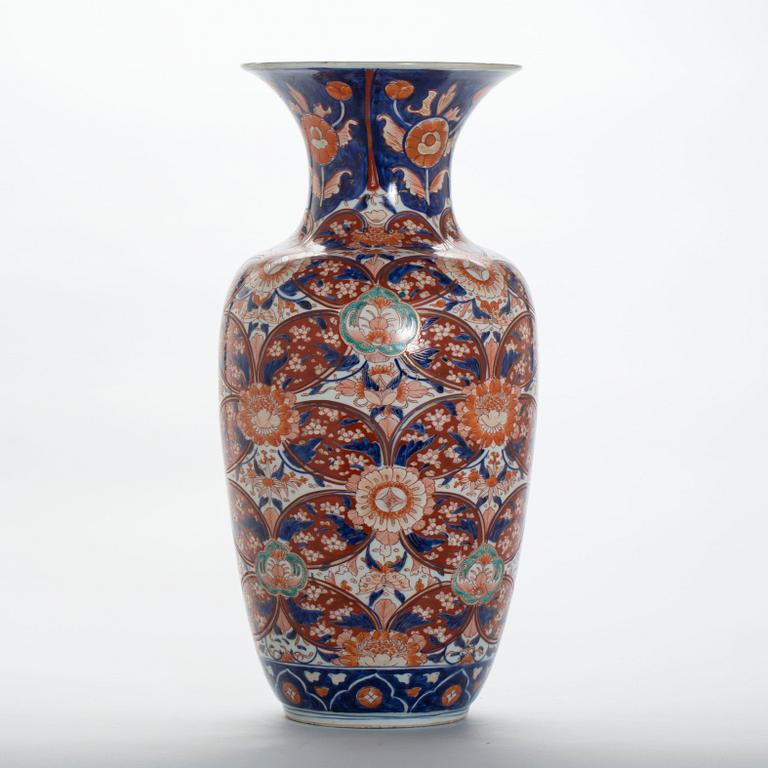 GOLVURNA, porslin, Japan, Imari, Meiji (1868-1912).