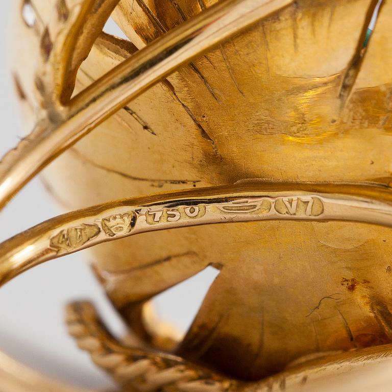LOTTA ORKOMIES, RING, 18K guld, turkoser, old mine-cut diamanter ca 0.90 ct tot. A Tillander, Helsingfors 1974.