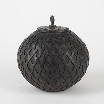 Anja Notini, an urn with cover, own workshop, Saltsjö-Boo.