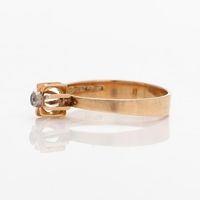 Elis Kauppi,  a pair of earrings and ring, 14K gold and diamonds. Kupittaan Kulta, Turku.