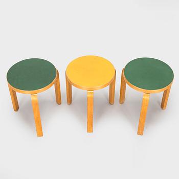 Alvar Aalto, jakkaroita 3 kpl, malli 60, 1900-luvun puoliväli.