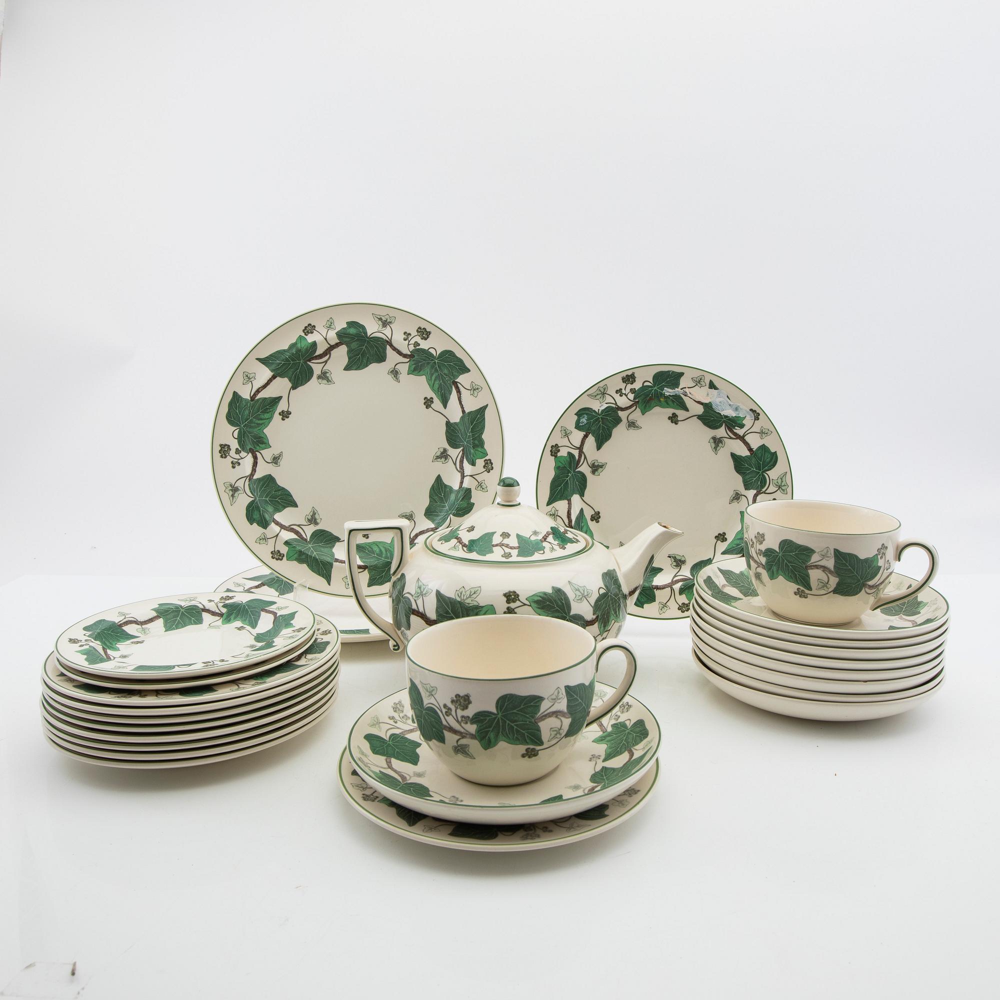 Servisdelar, 25 delar, flintgods, "Napoleon Ivy", Wedgewood.