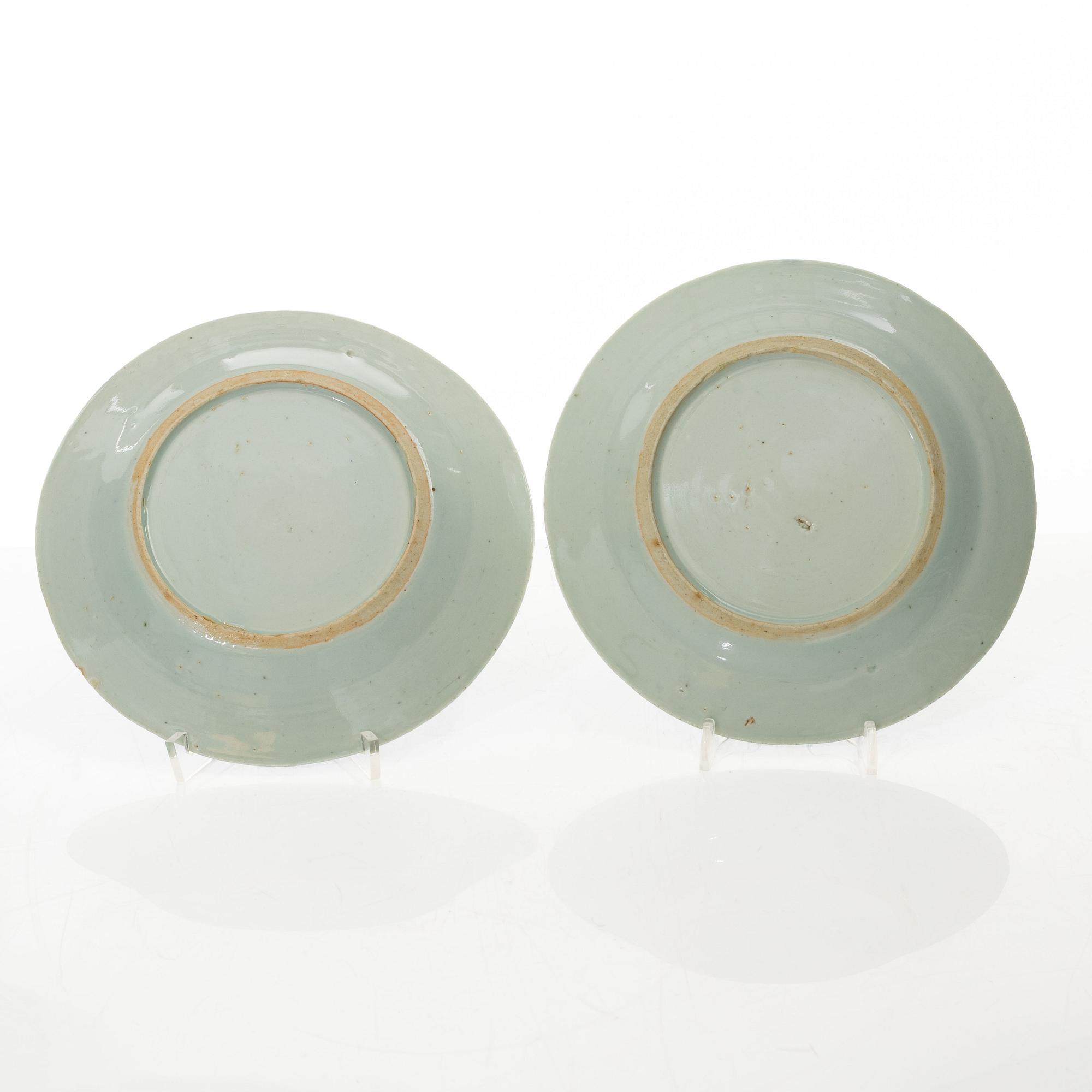 A set of thirteen Chinese blue and white porcelain dishes, Qing dynasty, 19th century.