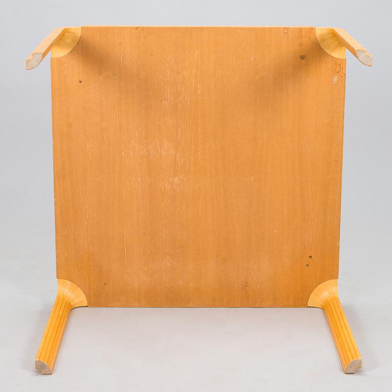 Alvar Aalto, sohvapöytä, malli MX800B, Artek 1960-luku.