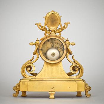 BORDSPENDYL. Louis XVI-stil. 1800-talets andra hälft. POTIER A ROUTER.