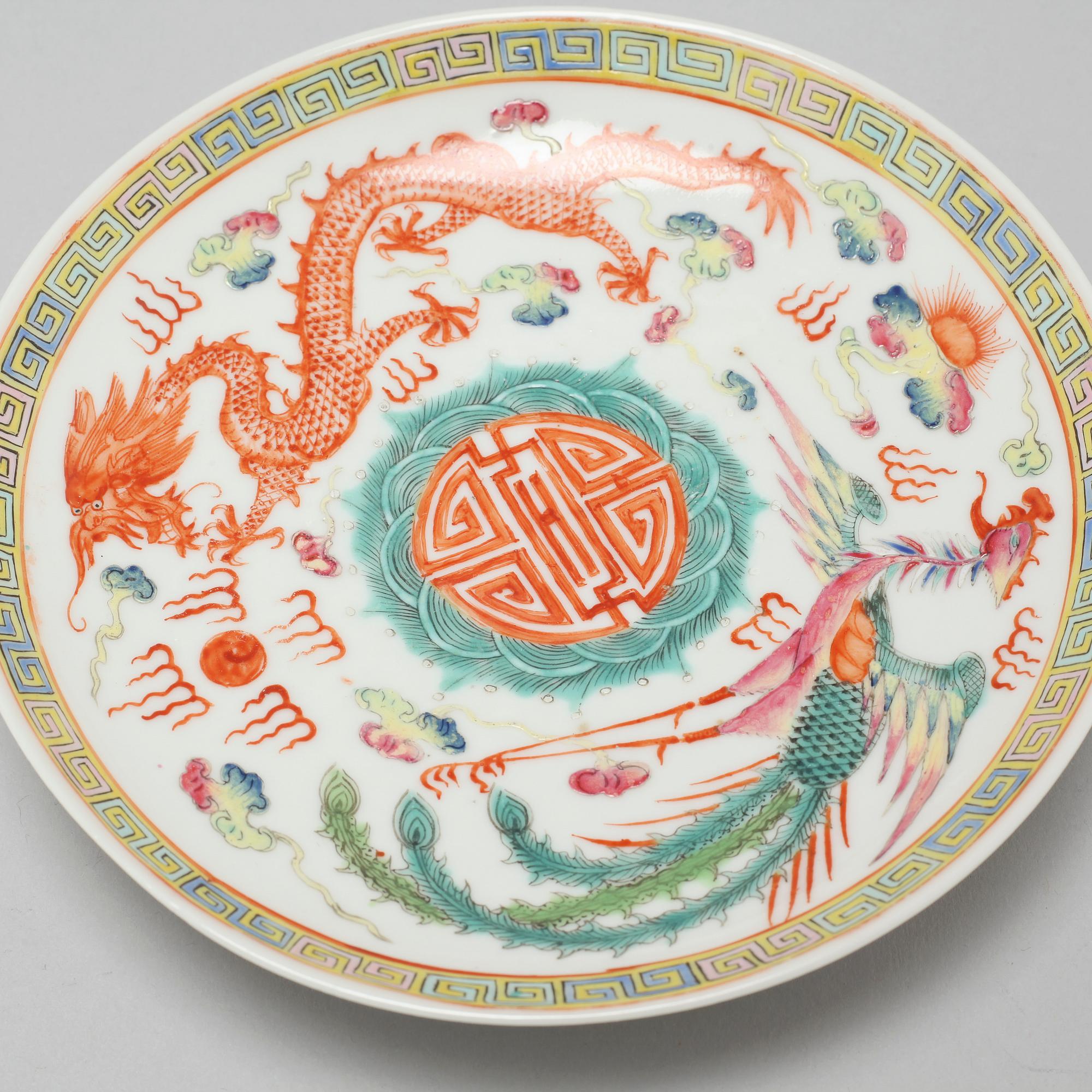 Five pieces of Chinese porcelain from late Qing Dynasty, Guangxu, 1874-1908.