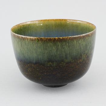 A stoneware bowl by CARL-HARRY STÅLHANE, Rörstrand, signed and numbered 2/30, second half of the 20th century.