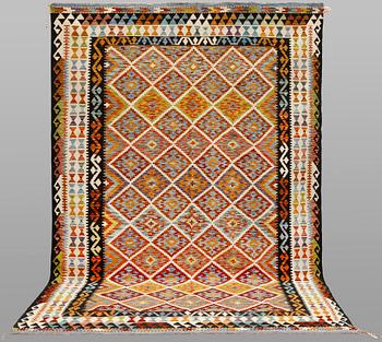 A Kilim carpet, approx. 302 x 203 cm.