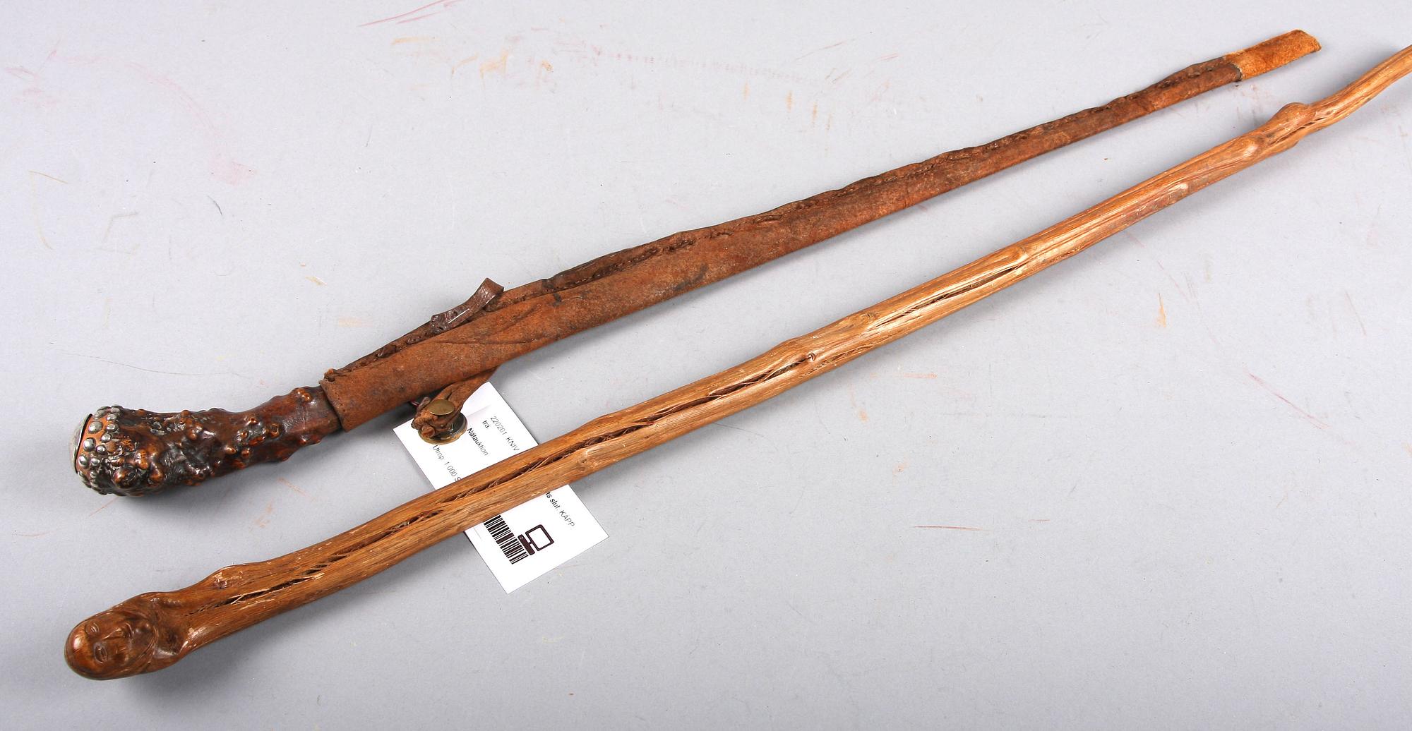 KNIV, silver 1800-talets slut. KÄPP, trä.