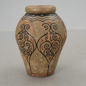 GOLVVAS, omkring 1900, målad terracotta.