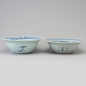 Two Chinese blue and white porcelain basins, Qing dynasty, 19th century.