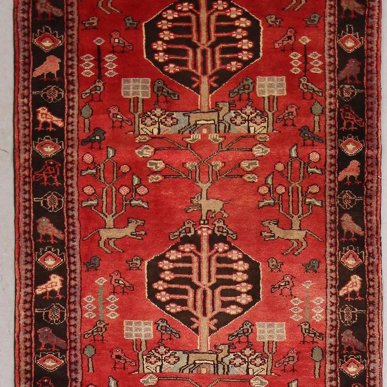 MATTA, Hamadan, galleri, ca 295 x 107 cm.