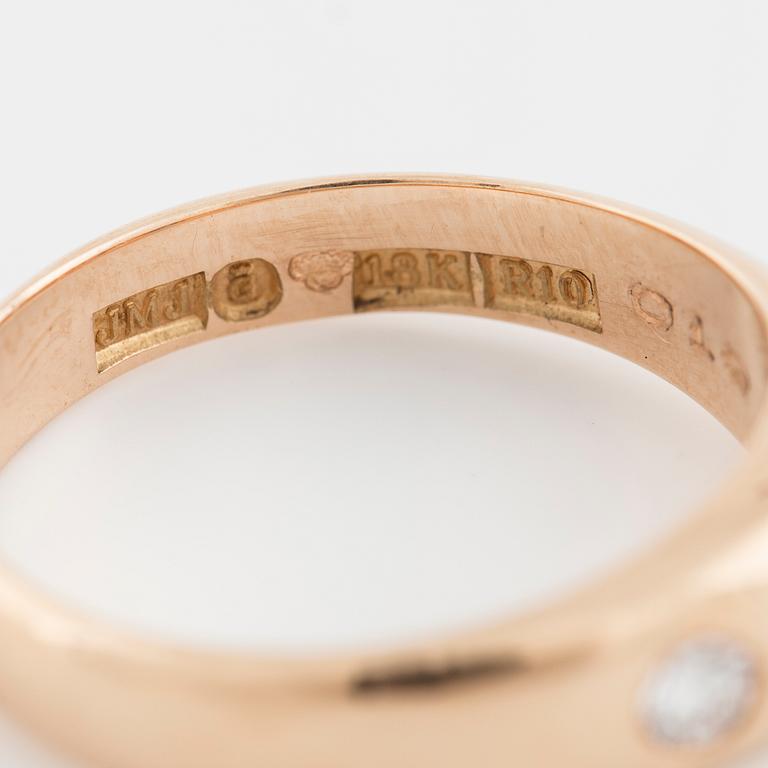 RING, med safir 0.31 ct samt två briljantslipade diamanter totalt 0.19 ct, JM Johansson, Göteborg, 1991.