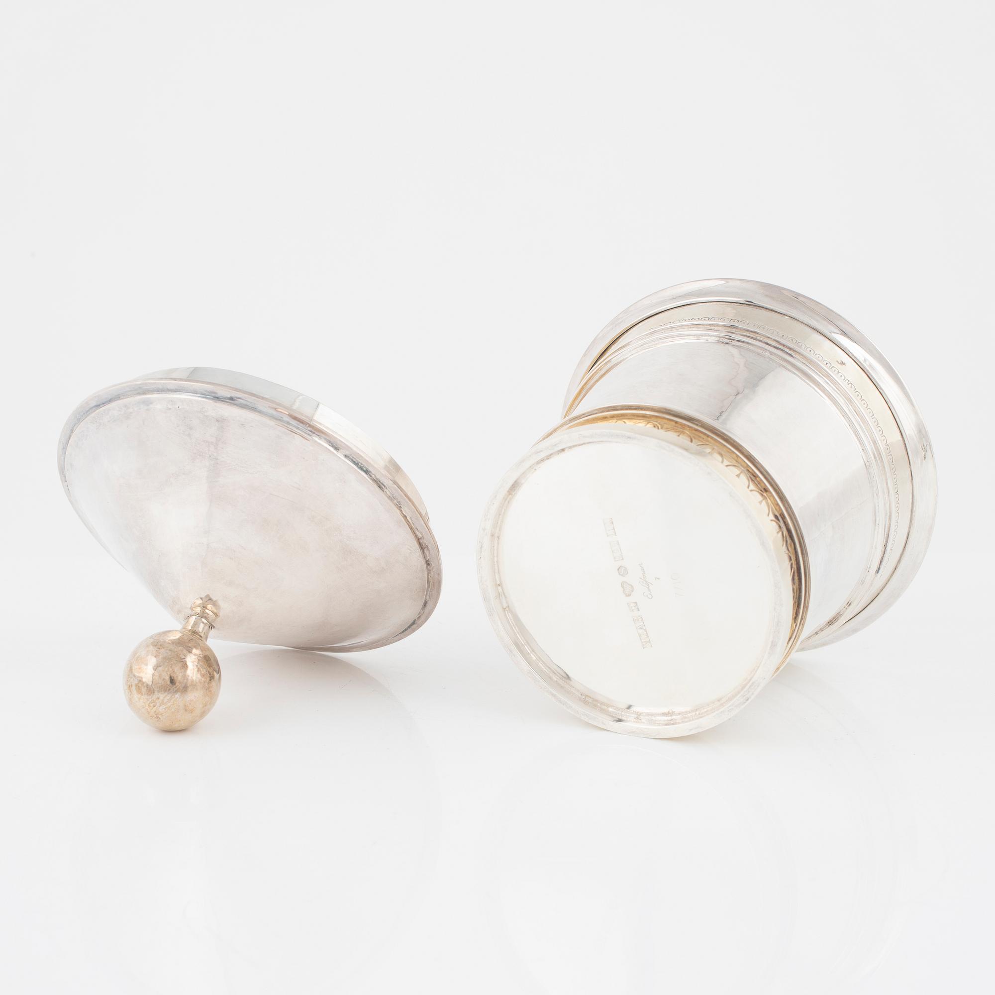 Eric Löfman,  a silver bonbonnière, mark of MGAB, Uppsala 1983. No. 7 out of 10.