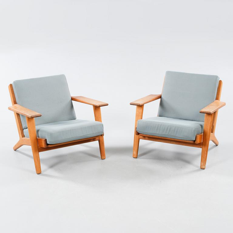 A pair of chairs, model GE 290, designed by Hans J. Wegner 1953, made in the second half of the 20th century.