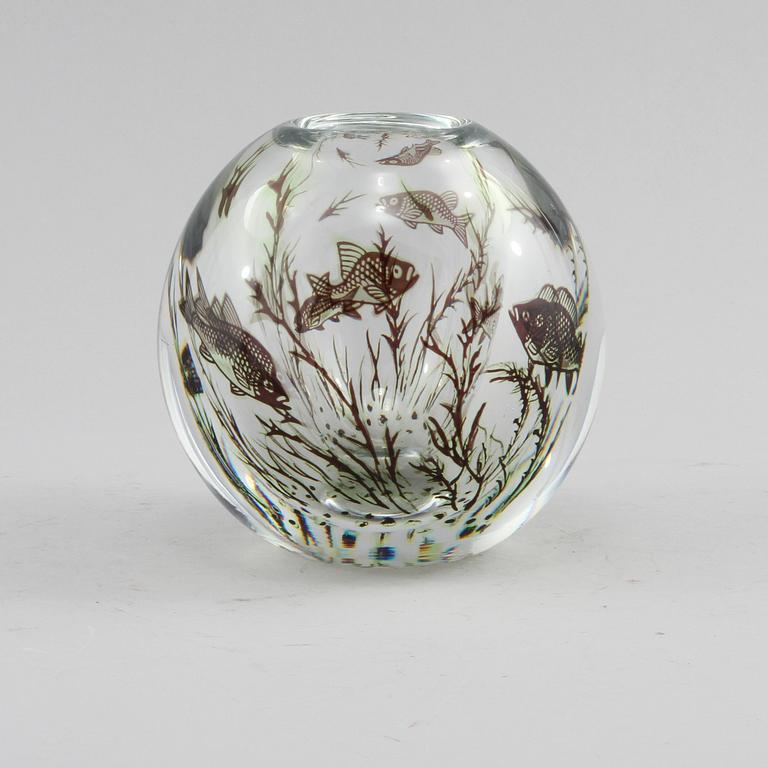VAS, glas, "fiskgraal", Edward Hald, Orrefors, signerad, 1900-tal.