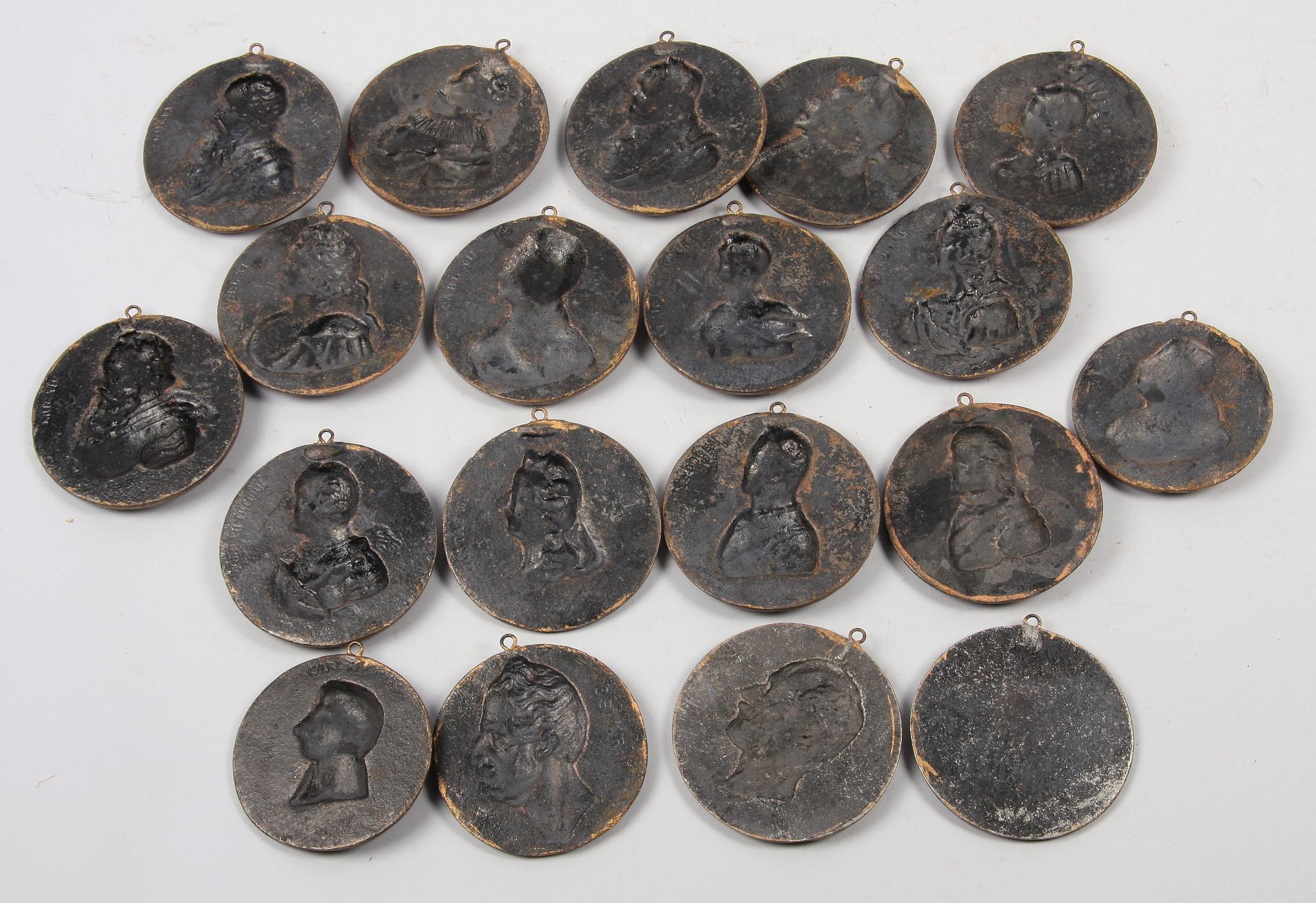 GJUTJÄRNSPLAKETTER. 19 st.