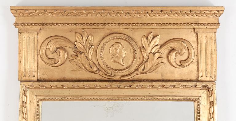 SPEGEL, sengustaviansk, omkring år 1800.