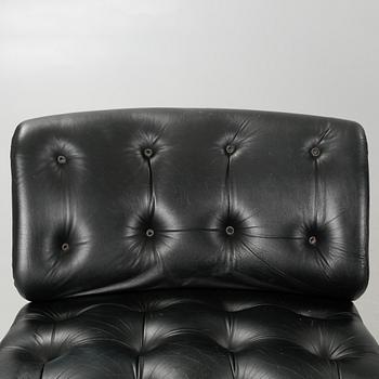 three "Pantonova Chairs".