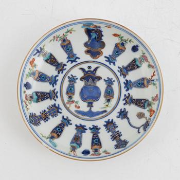 A serving dish, a hot water dish and two small dishes, 18th-19th century.