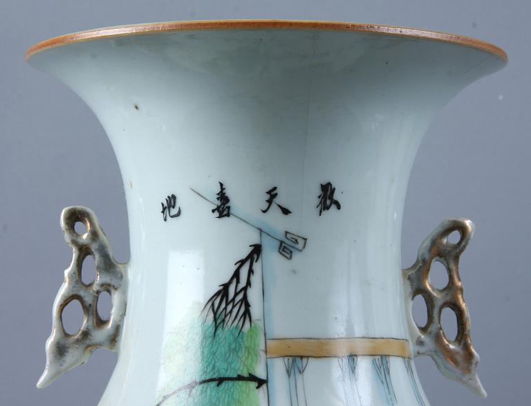 GOLVURNA, porslin, 1800/1900-tal.