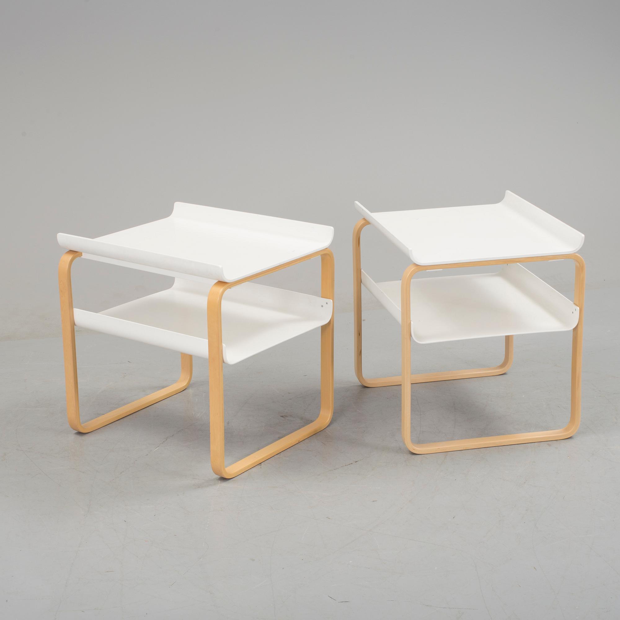 ALVAR AALTO, sidobord, ett par, modell 915, Artek.