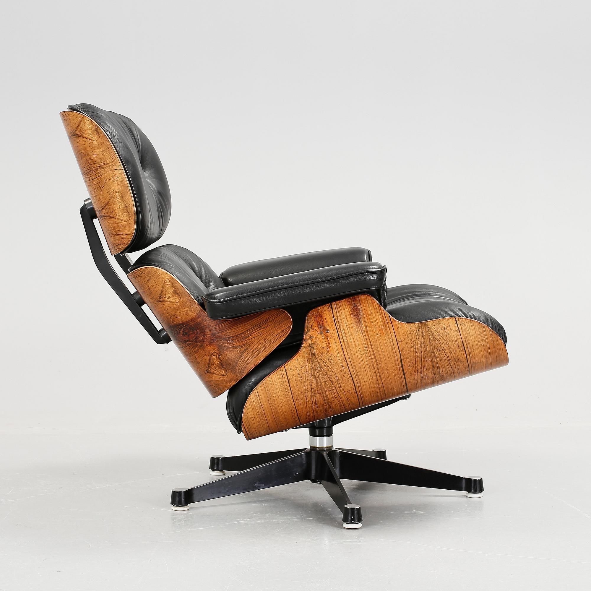 FÅTÖLJ, "Lounge Chair", Charles och Ray Eames, 1900-talets andra hälft.
