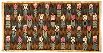 829. VÄVNAD. "Täppan". Gobelängteknik. 62 x 126,5 cm. Signerad MMF (Märta Måås-Fjetterström).