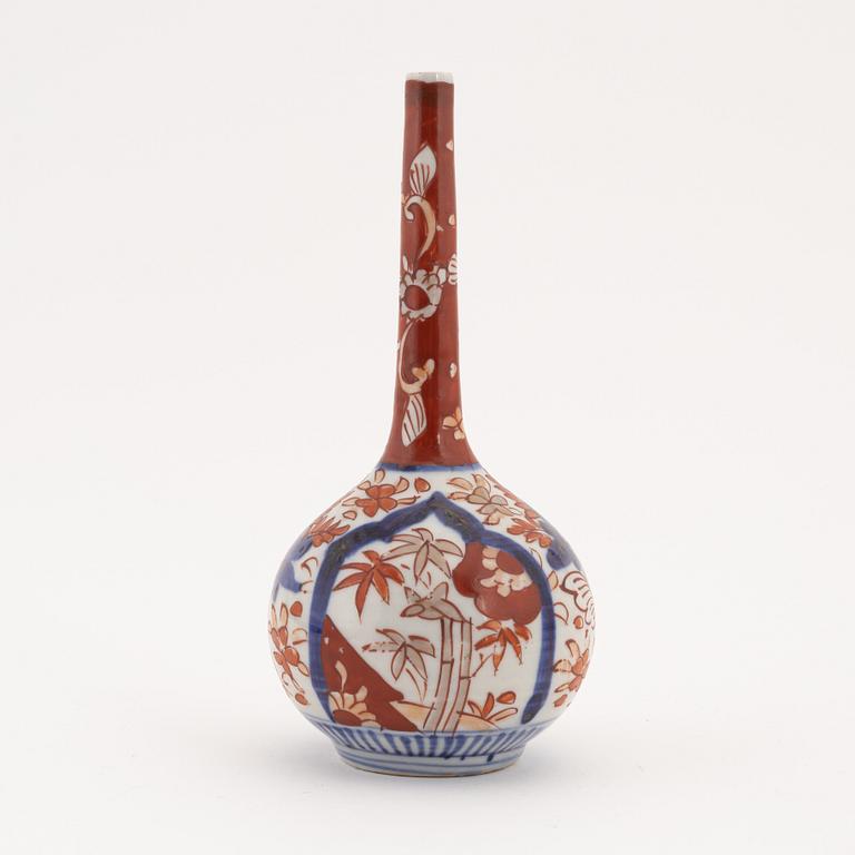 A Japanese imari water sprinkler, 20th century.