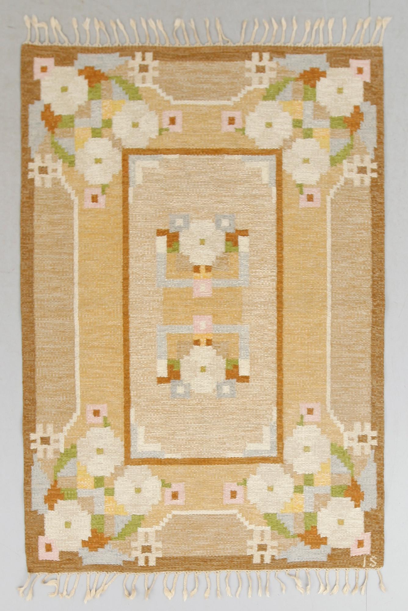 MATTA, rölakan, Ingegerd Silow, monogramsignerad IS. Ca 201 x 139 cm.