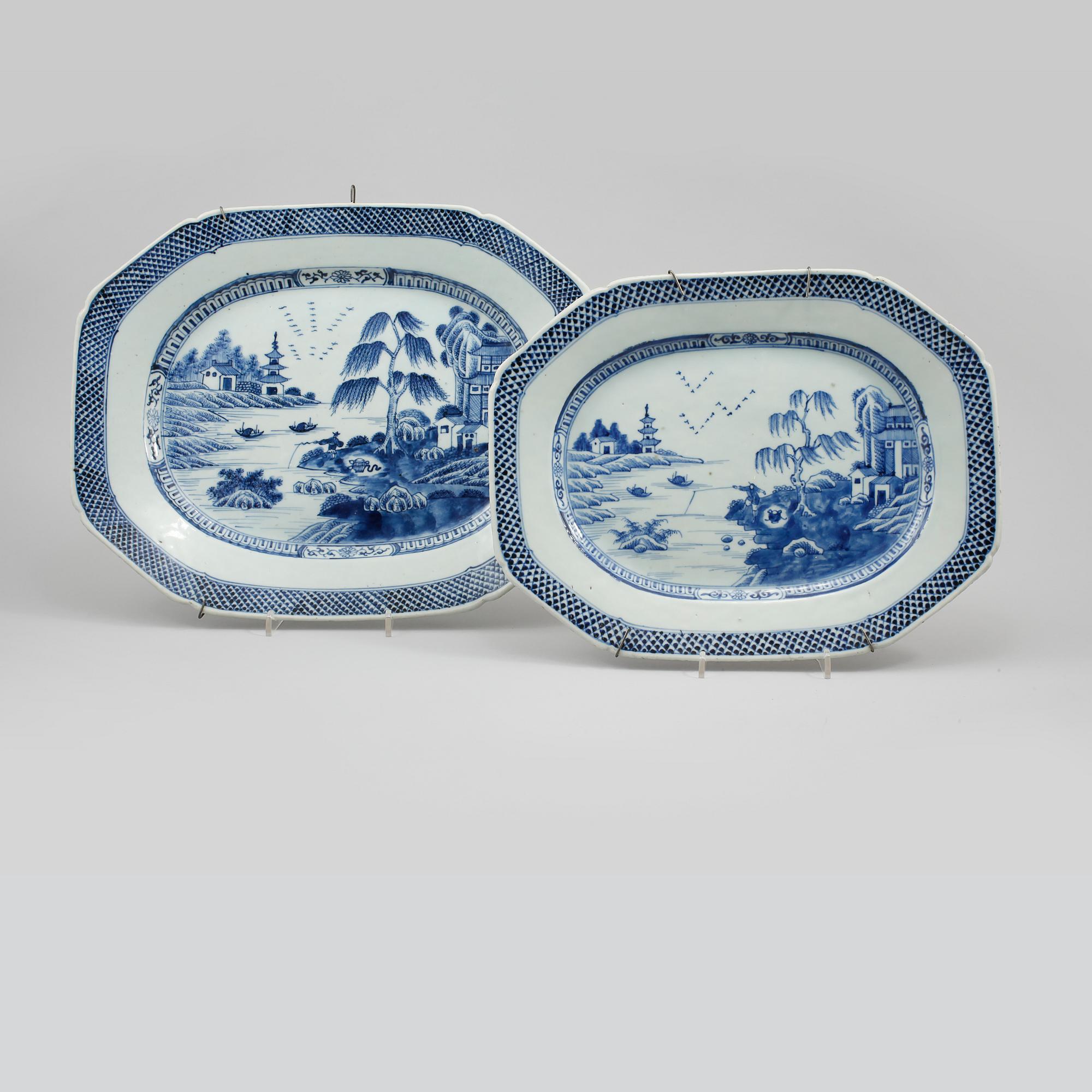 STEKFAT, 2 st, porslin, Kina, 1700-tal.