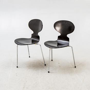 Arne Jacobsen, stolar ett par "Myran" för Fritz Hansen 1991.