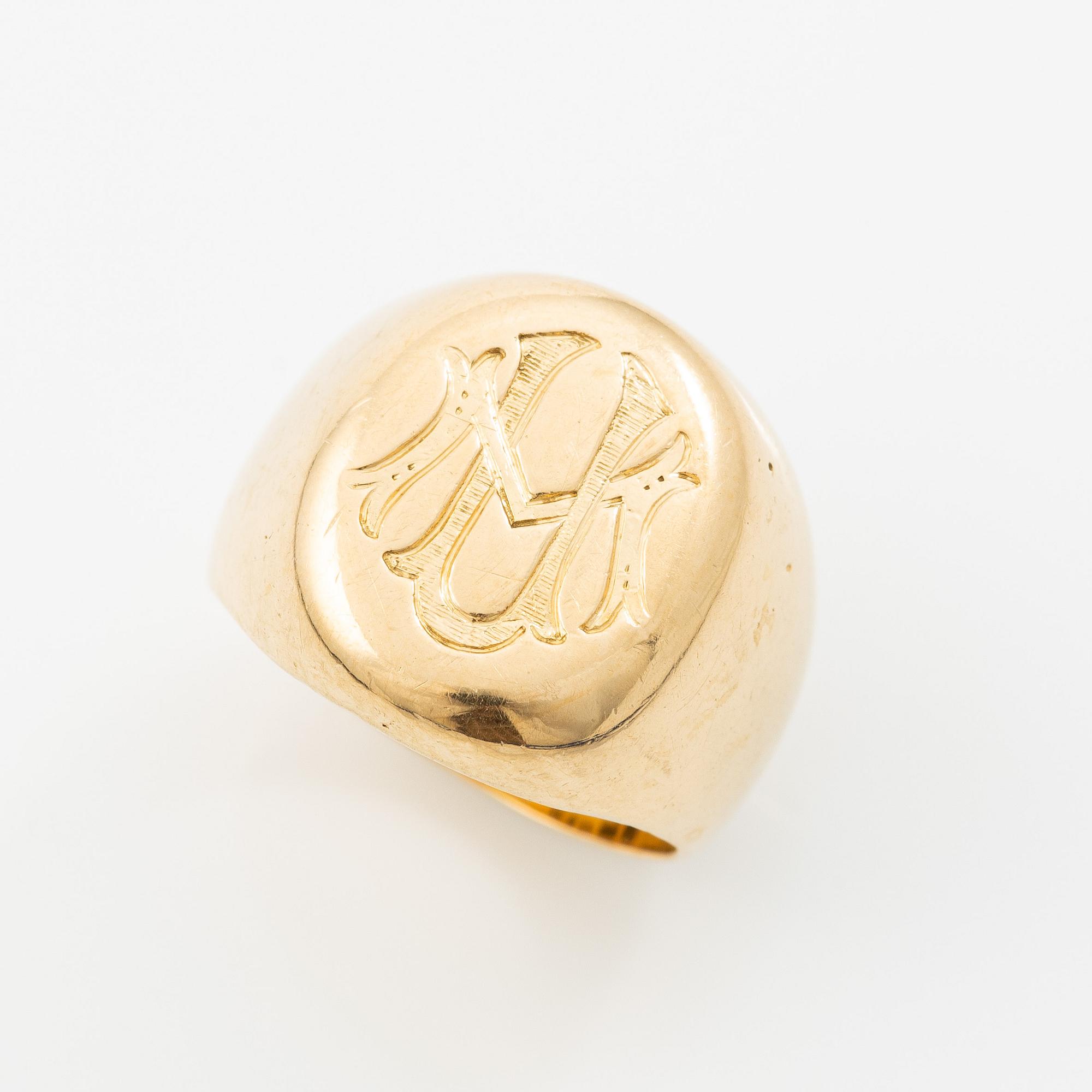 Ring 18K gold.