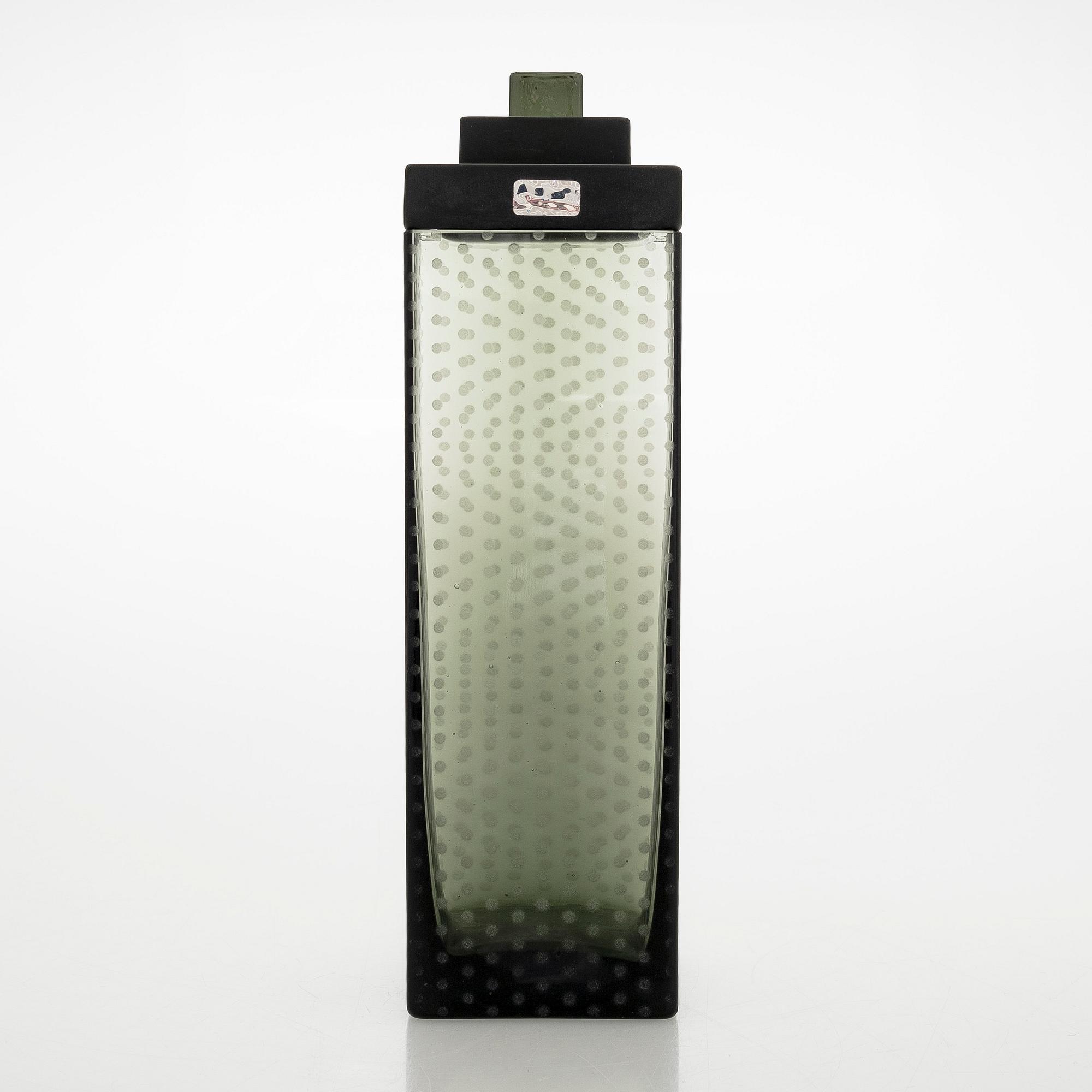 Markku Salo, an art glass from the 'Valley of the Kings' -series, signed and numbered Markku Salo Nuutajärvi Notsjö,61/500.