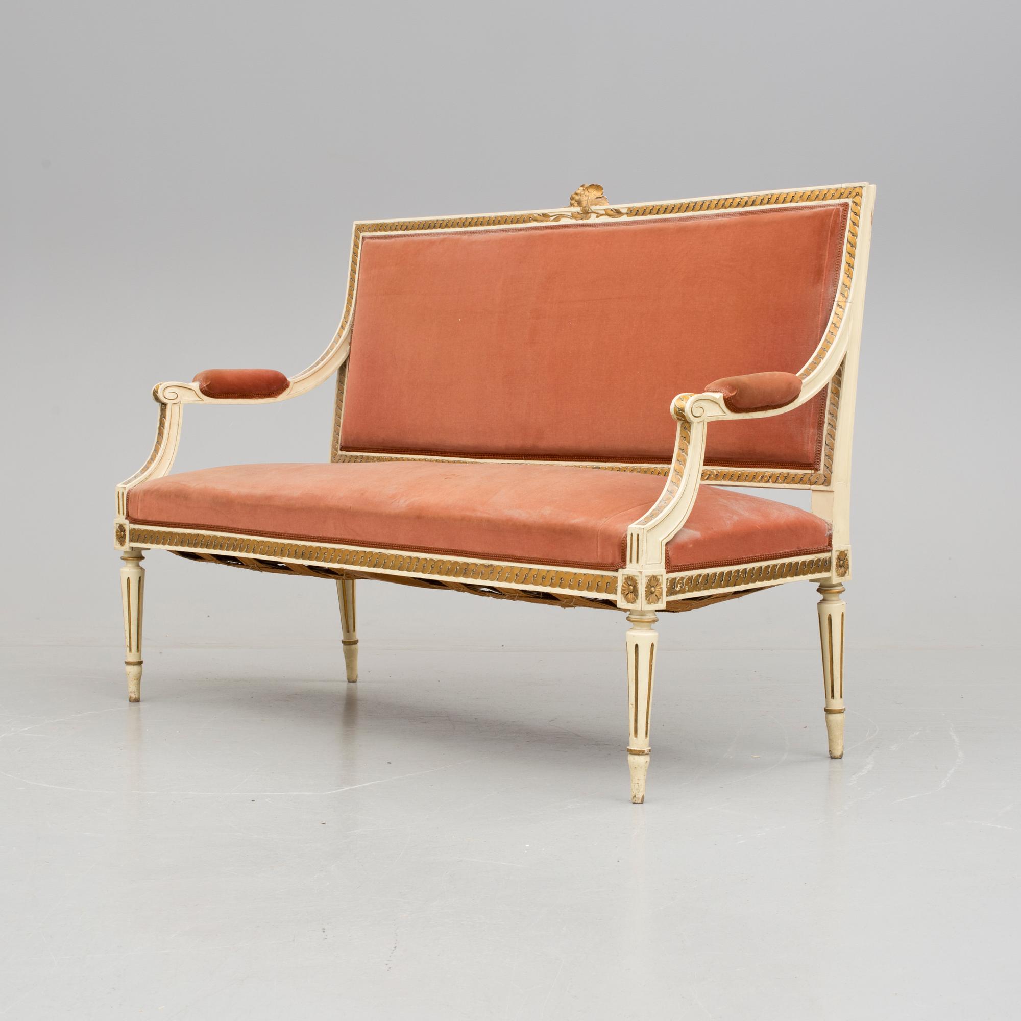 SALONGSGRUPP, tre delar. Gustaviansk stil, omkring sekelskifte 1900.