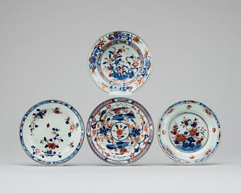 228. 10 imari dessert dishes, Qing dynasty, early 18th century.