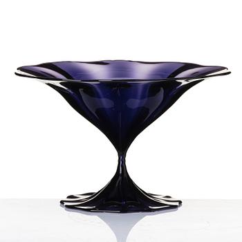 Simon Gate, a purple glass bowl 'Slottsglas', Orrefors Sweden 1920s.