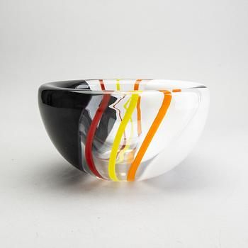 Erik Höglund, a signed and numbered glass bowl from Strömbergshyttan.