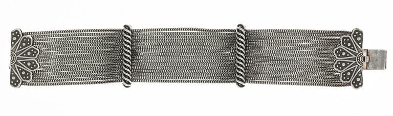 ARMSMYCKE, låghaltigt silver, Pierre Lorion, Sylvia Karels, Paris. 1900-talets senare hälft.