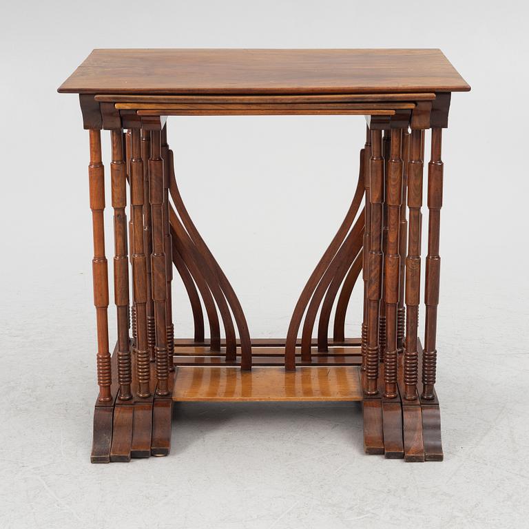 A nesting tabletable, 4 pieces, 19th century.