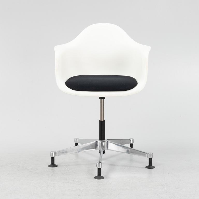 Charles & Ray Eames, a 'PACC' chair, Vitra.