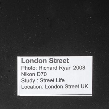 RICHARD RYAN, signerat fotografi, "London Street", 2008, Notes nr 0059, ur serien "Notes by Ryan".