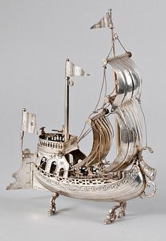 FARTYGSMODELL, sterlingsilver. 1800/1900-tal. Ca 330 gr.
